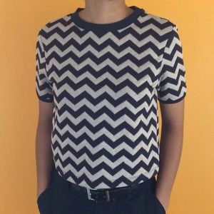 Brand new! Women’s striped chevron cropped t